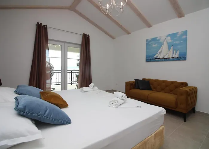 فيلة Beachfront Sea Palace Kaštela