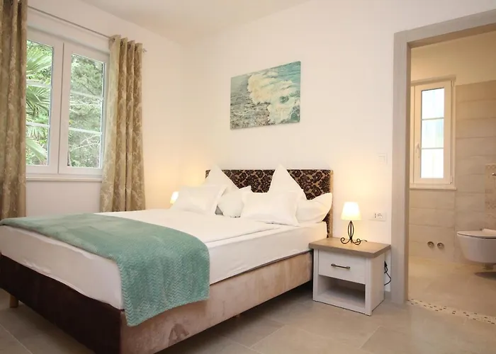 فيلة Beachfront Sea Palace Kaštela