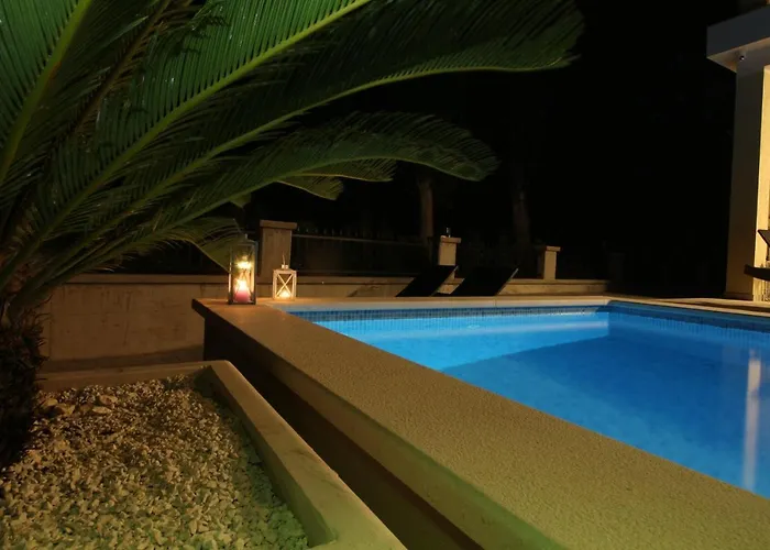 فيلة Beachfront Sea Palace