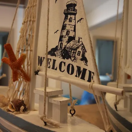 Beachfront Sea Palace Vila *