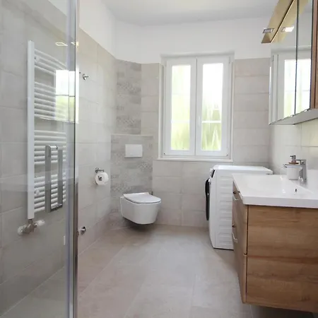 Beachfront Sea Palace فيلة *