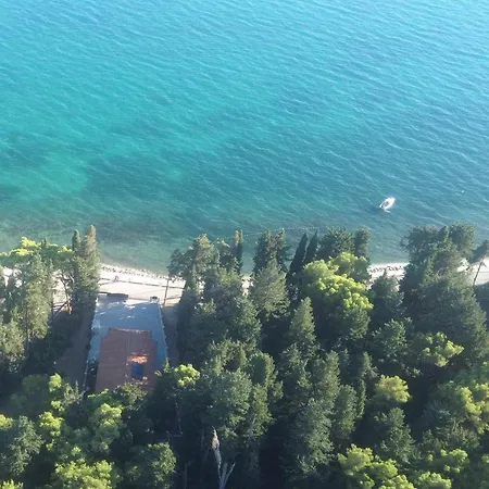 فيلة Beachfront Sea Palace *