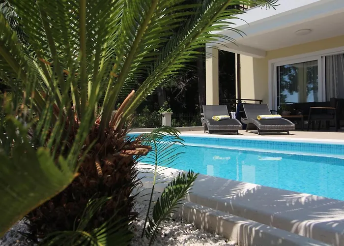 Beachfront Sea Palace Villa